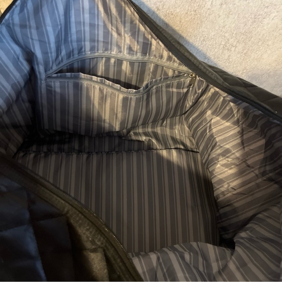 UPS Black Glossy Quilted Women's Tote Bag w/ zipper removable straps and pockets - Picture 11 of 16